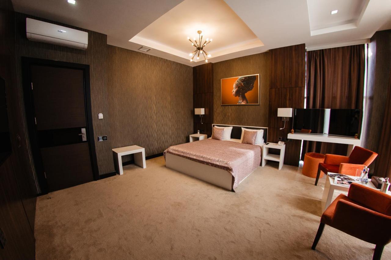 Hillmond Hotel באקו מראה חיצוני תמונה